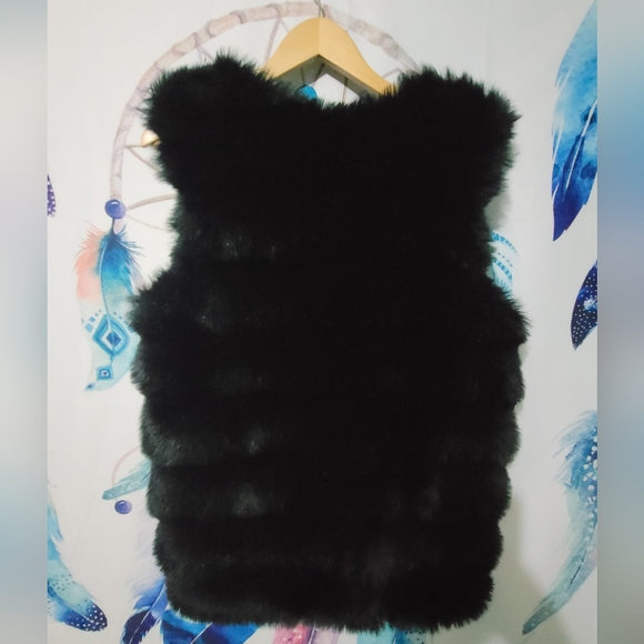 Faux Fur vest - Picture 2 of 3